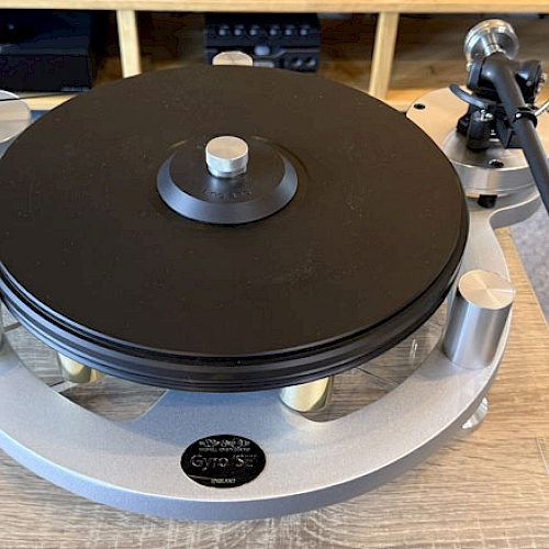  Michell Gyro SE Turntable