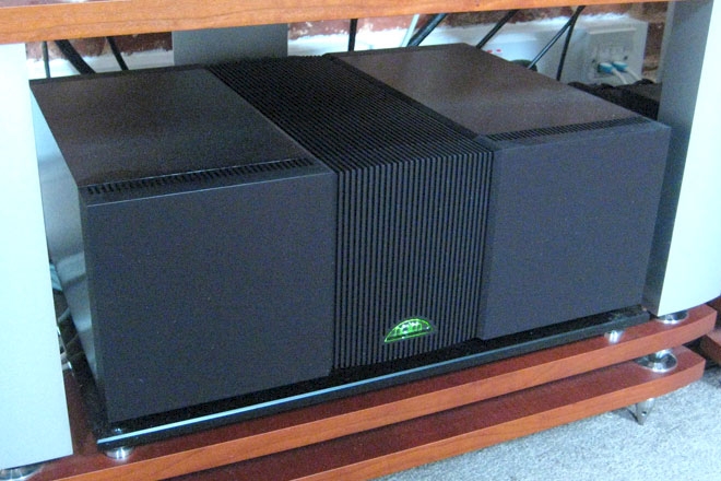 Offers Naim NAP500-DR Power Amplifier