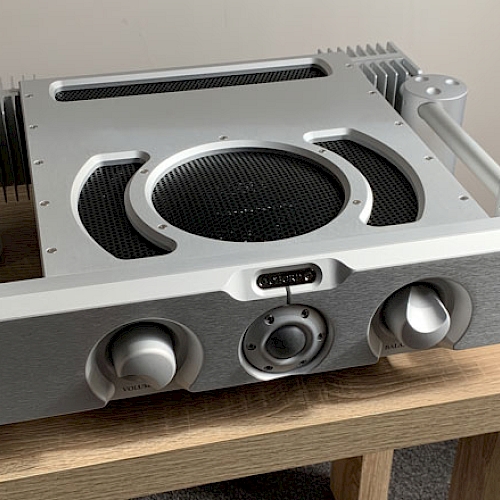  Chord Electronics ULTIMA Integrated Amplifier