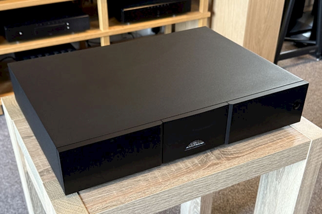 Offers Naim NAP200-DR Power Amplifier