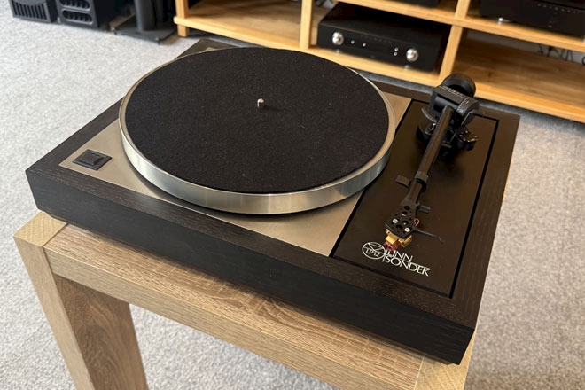 Offers Linn Sondek LP12 Turntable c/w Lingo-1